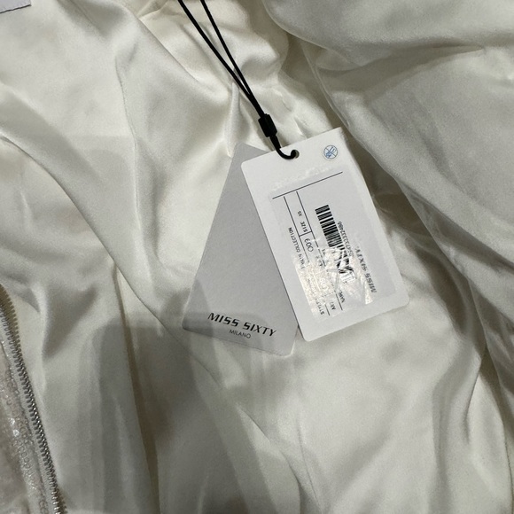 Sold - Picture 4 of 4